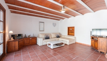 Resa Estates house huis te koop Siesta living room.jpg